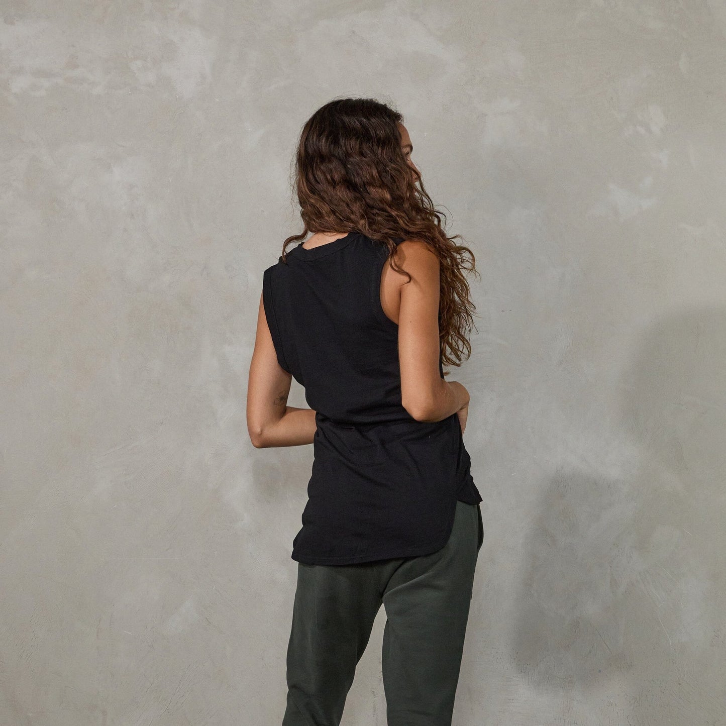 Perfecto Tank Black Tank Organic Crew