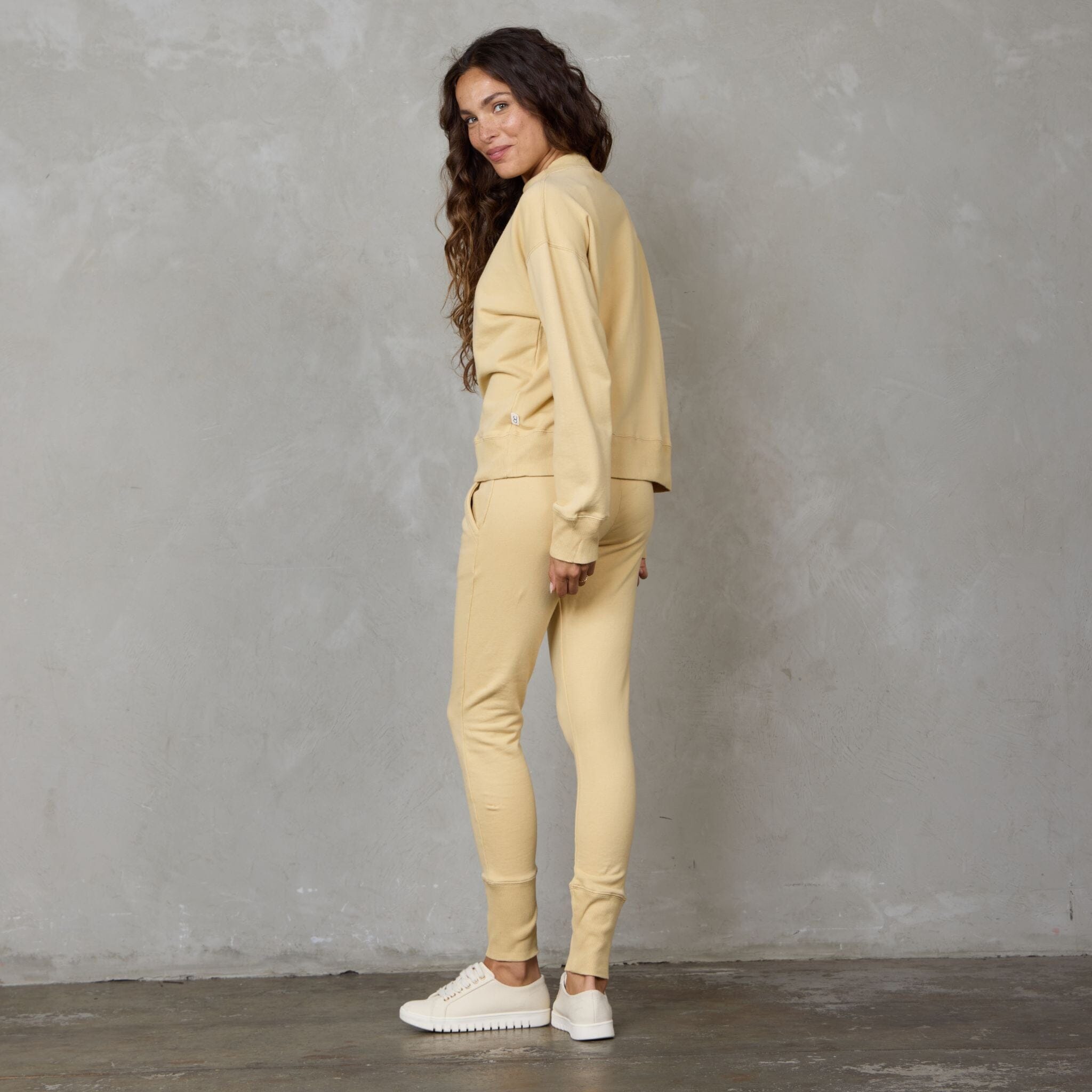 Easy Sweat Butter Sweater Organic Crew