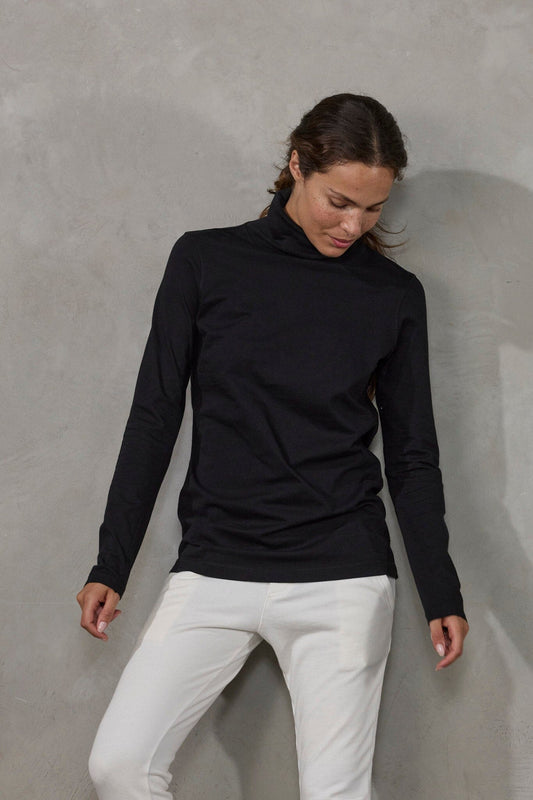 Luna Skivvy Black skivvy Organic Crew 